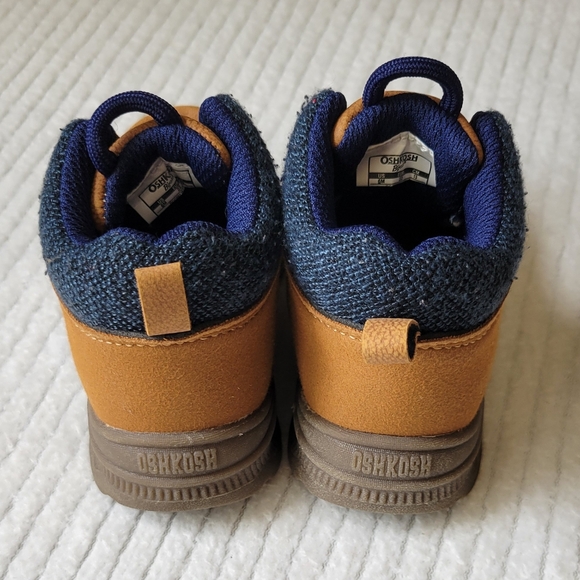 OshKosh B'gosh Toddler Size 6M Hiking Boots Doom Brown - Picture 2 of 8